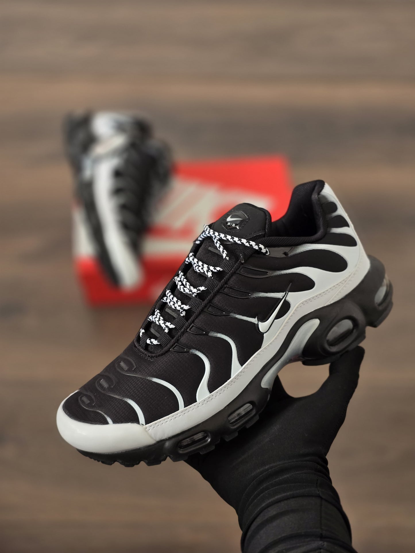 Tn negra blanca cordones oreo
