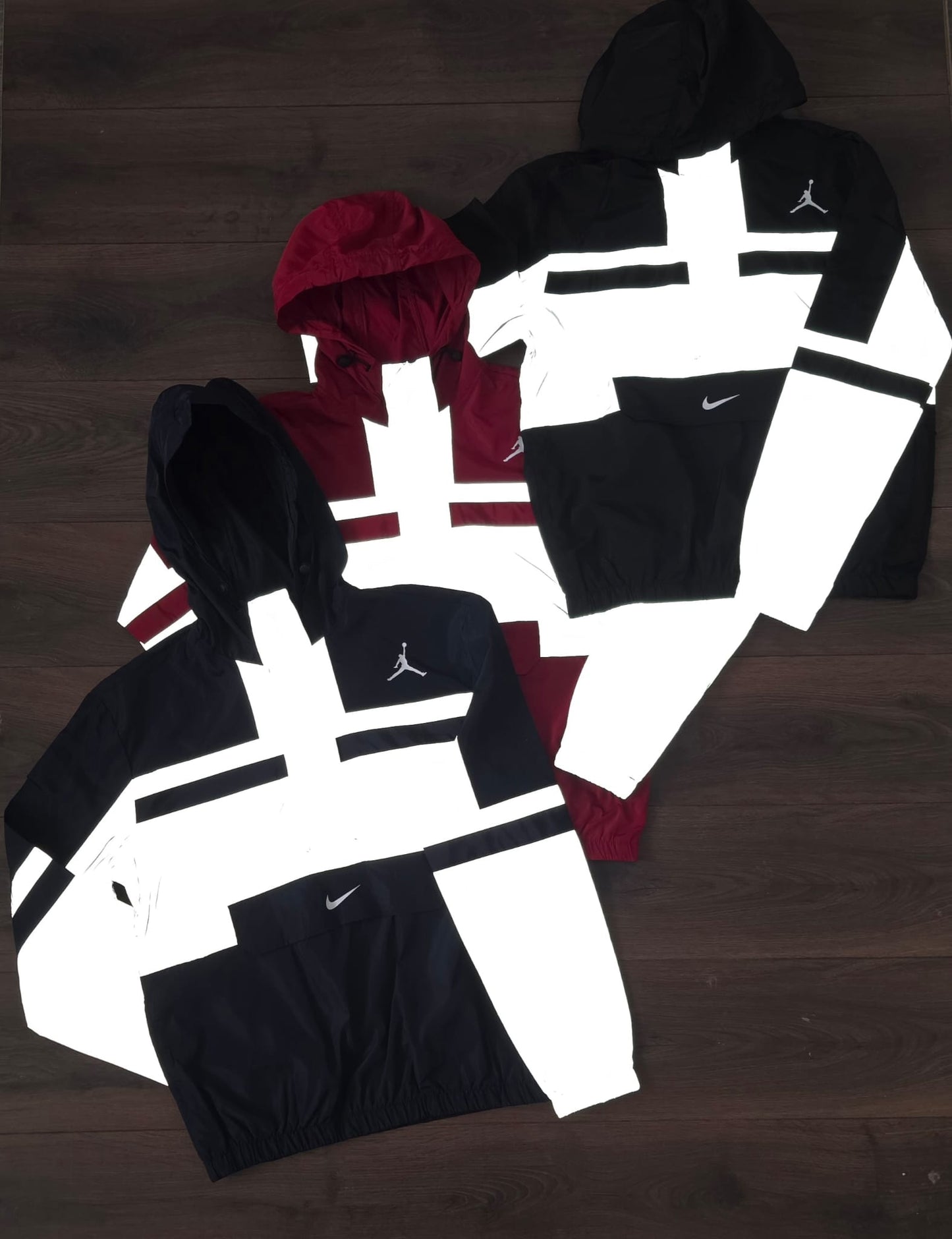 Chaqueta Cortavientos jordan negra reflectante