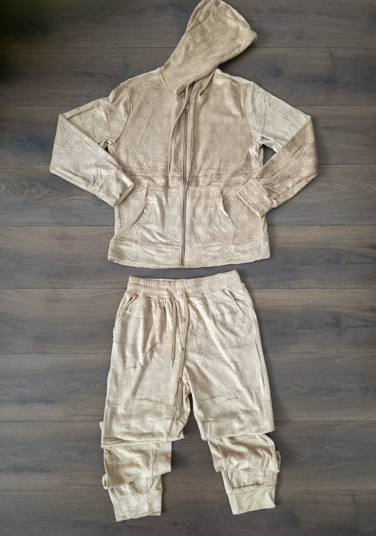 Chandal gucci beige terciopelo