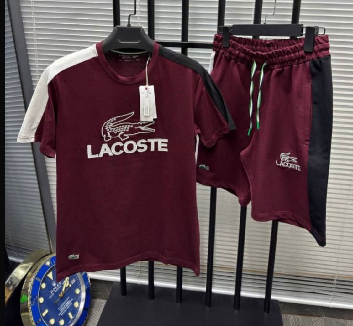 CONJUNTO LACOSTE burdeos logo blanco detalles negros