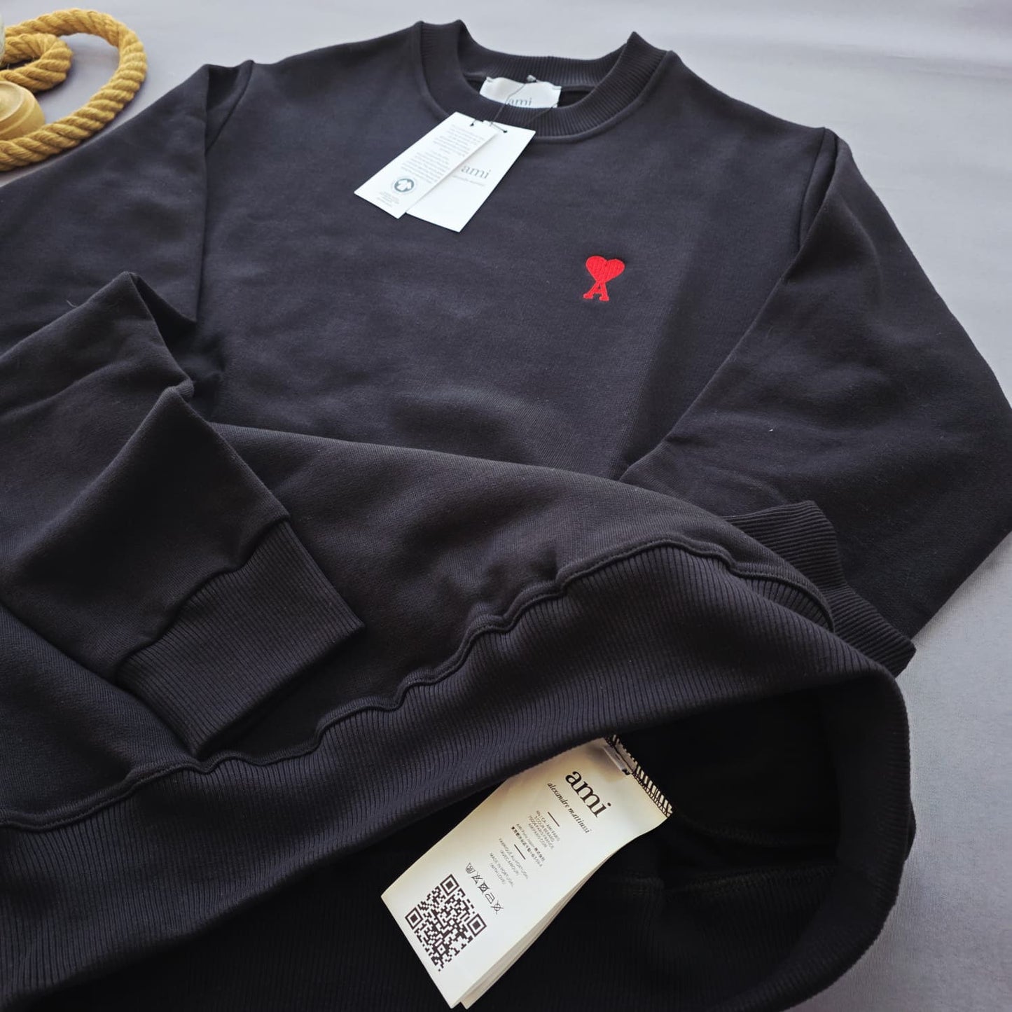 Sudadera AMI PARIS negro logo rojo
