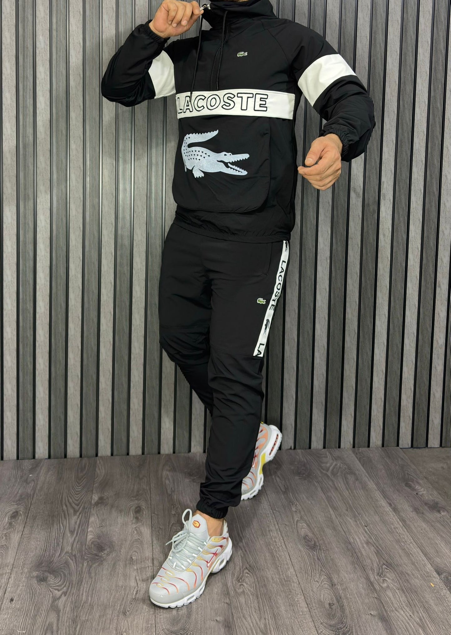 Chandal lacoste negro y blanco logo verde