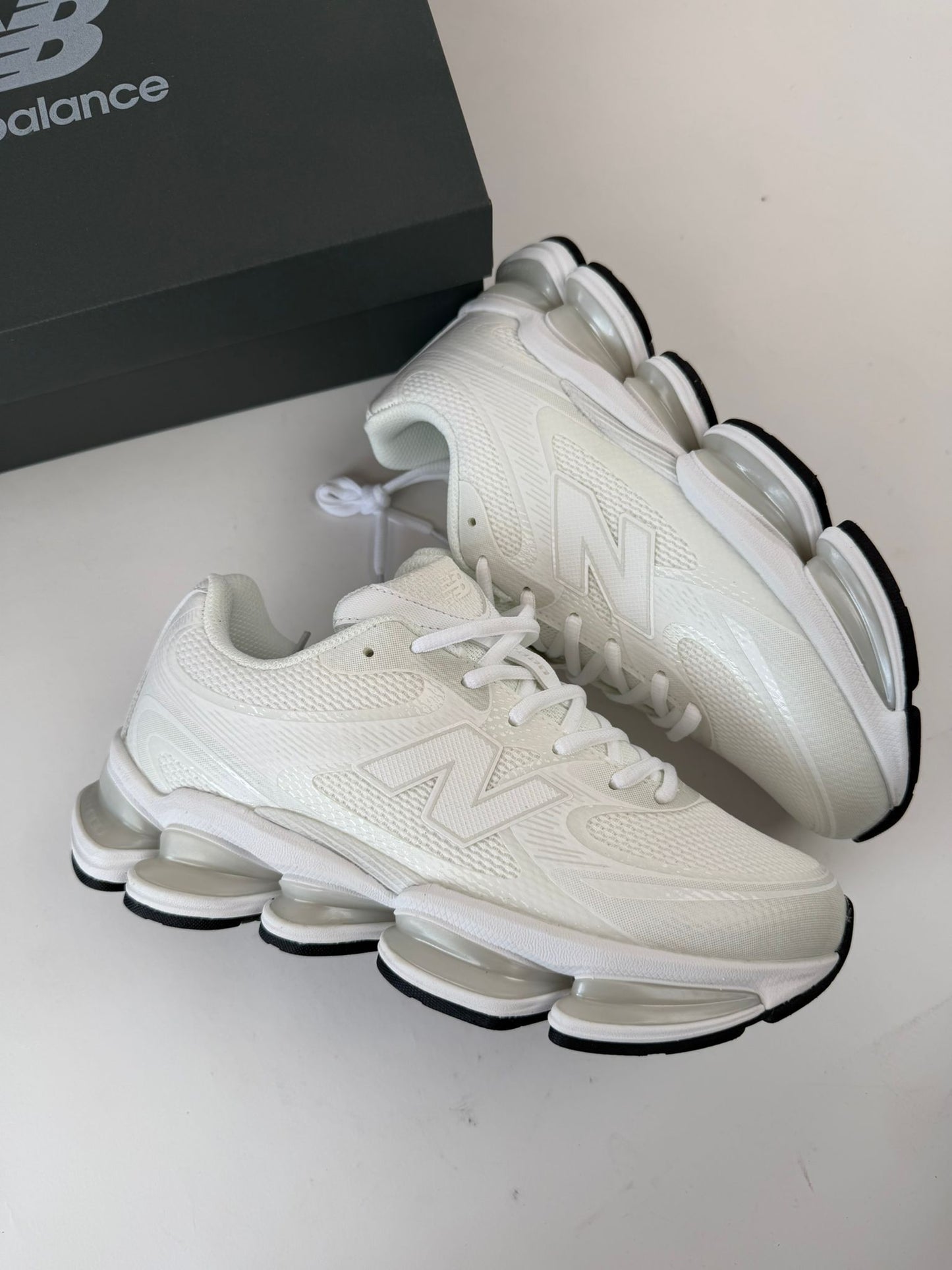 New Balance 2000 blancas