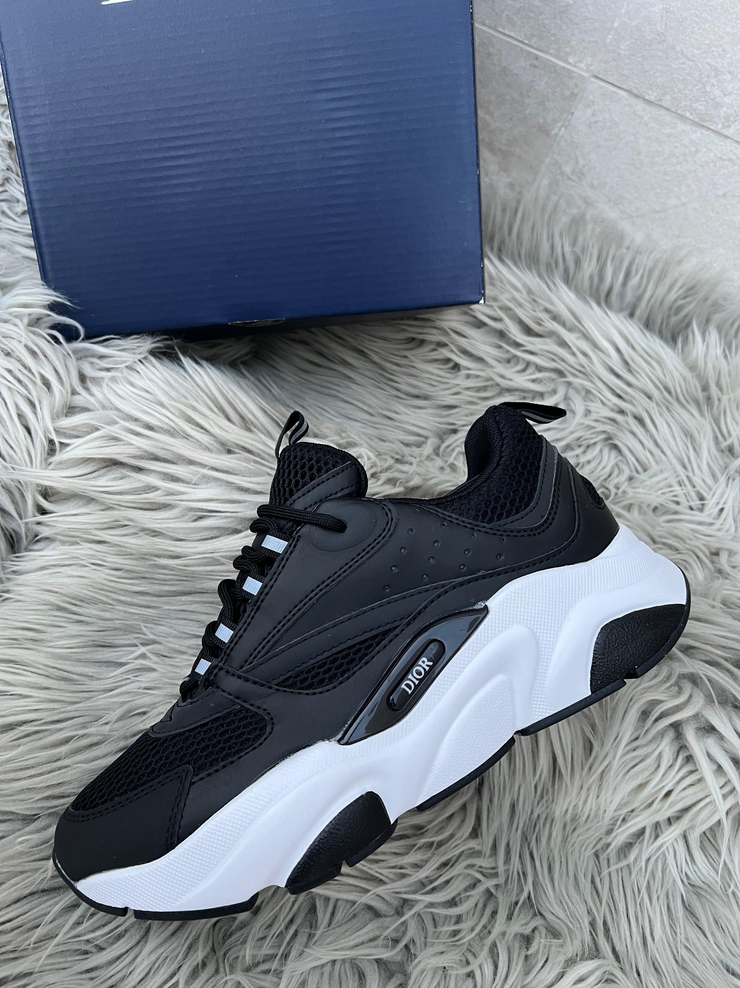 Dior b22 negras y blancas