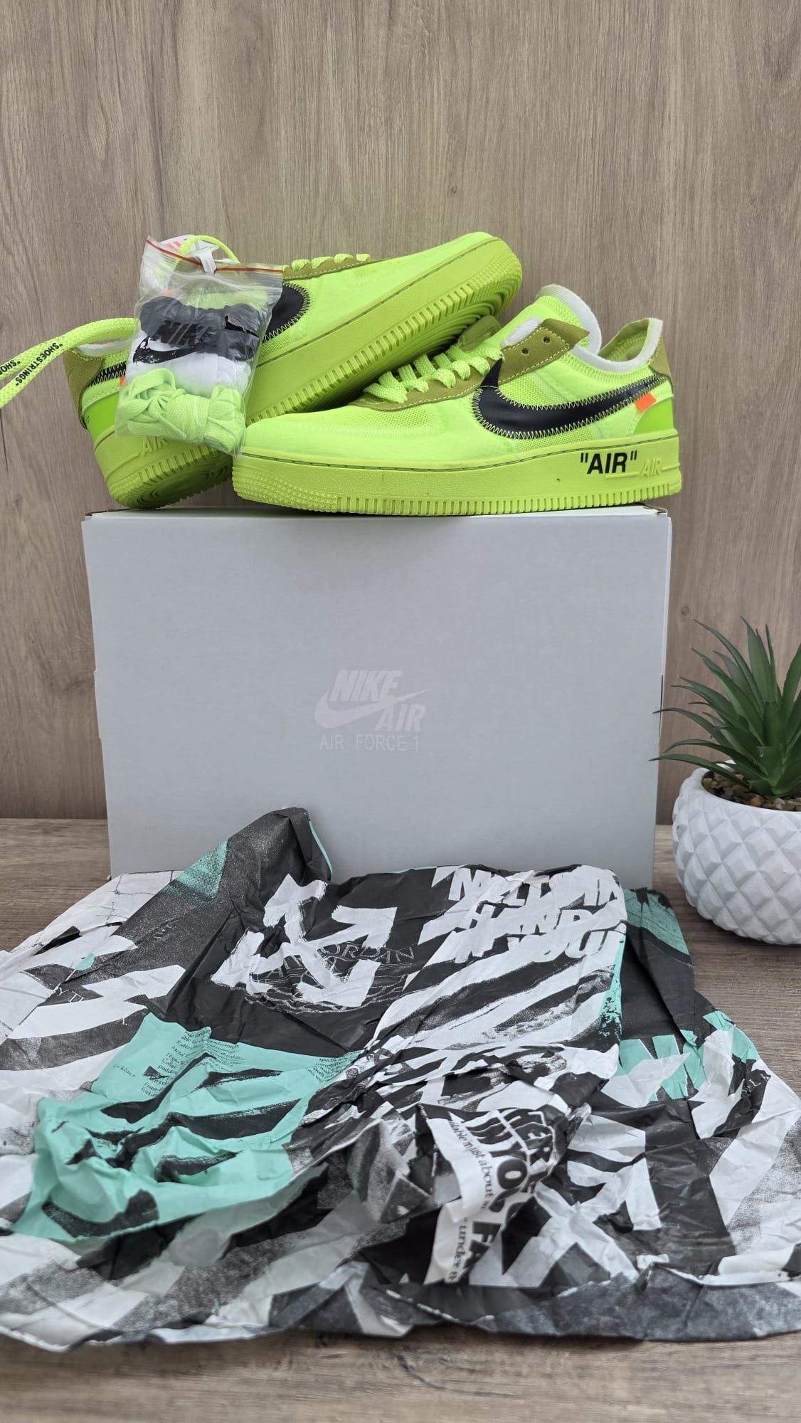 Force off White verde