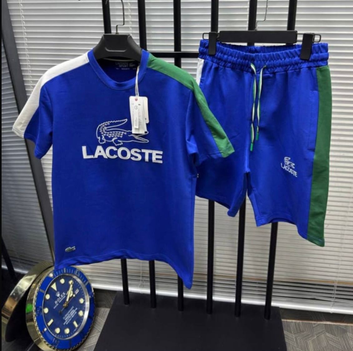 CONJUNTO LACOSTE azul logo blanco detalles verdes