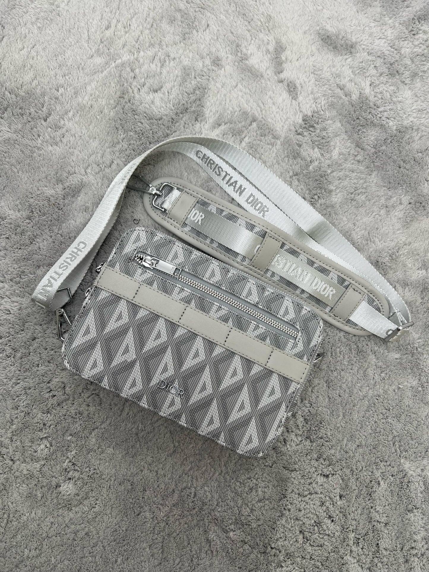 BANDOLERA DIOR gris