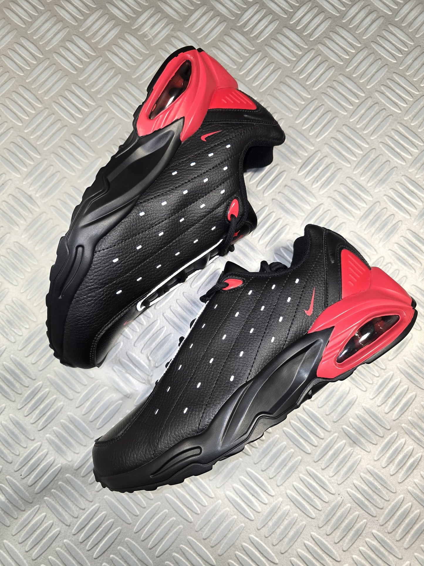 Nike nocta negra roja
