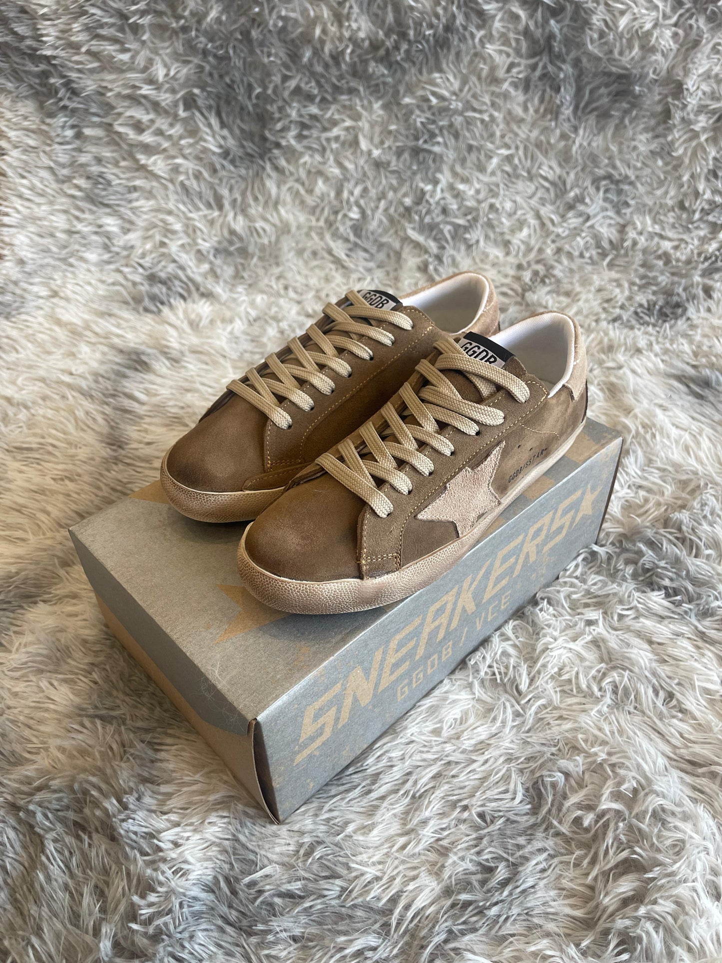 GOLDEN GOOSE MARRONES LOGO MARRON