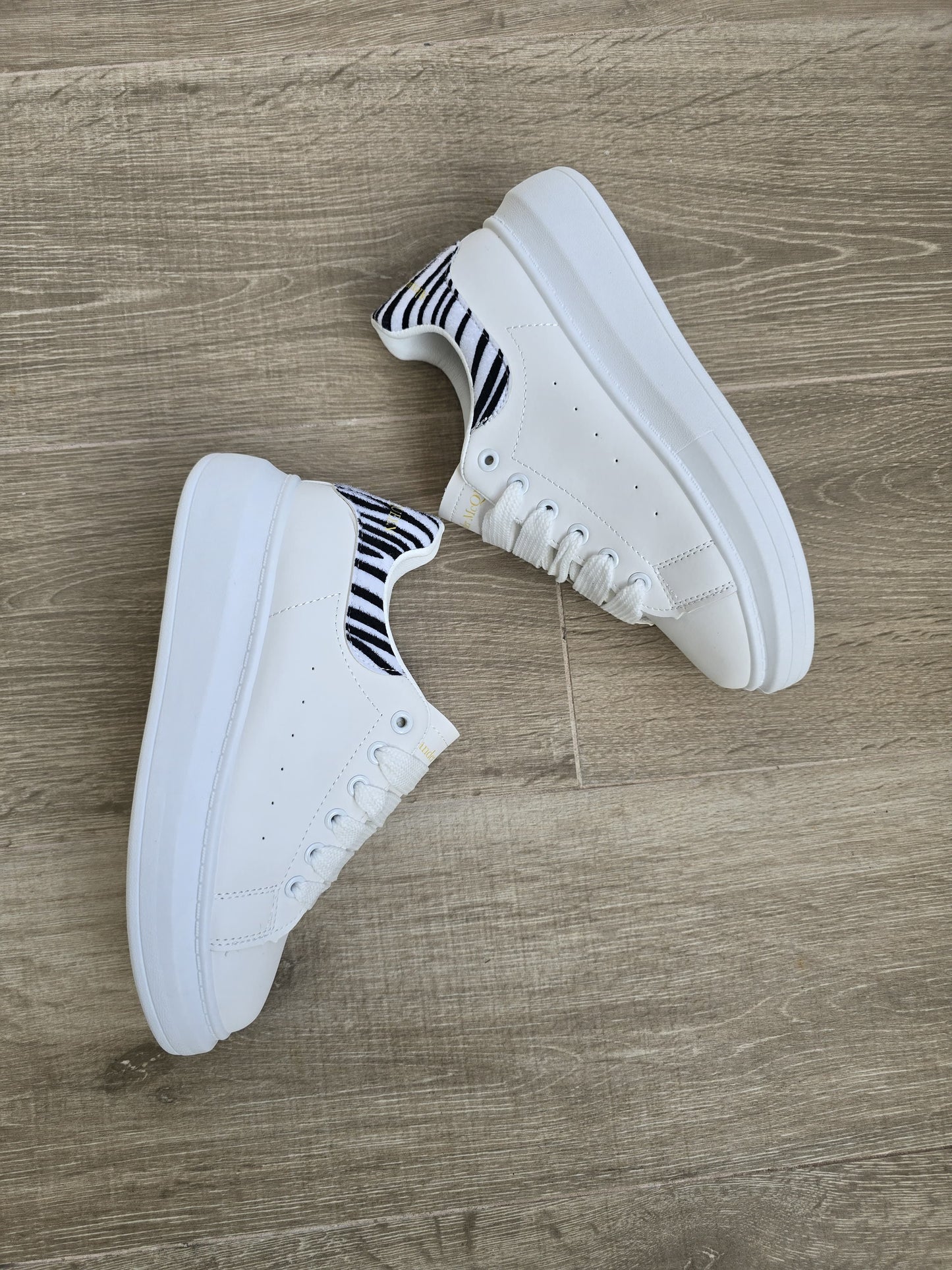 ALEXANDER MCQUEEN BLANCA ZEBRA