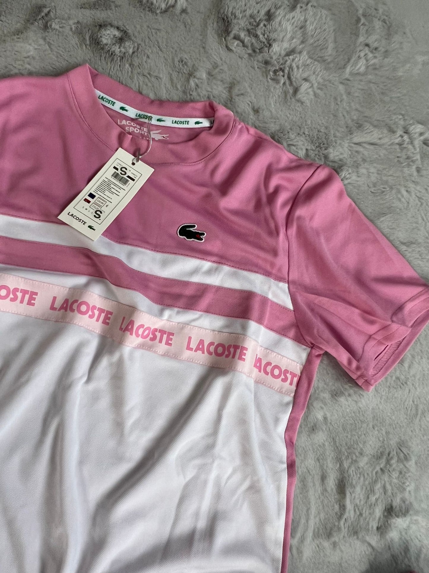 Conjunto corto lacoste rosa y blanco logo verde