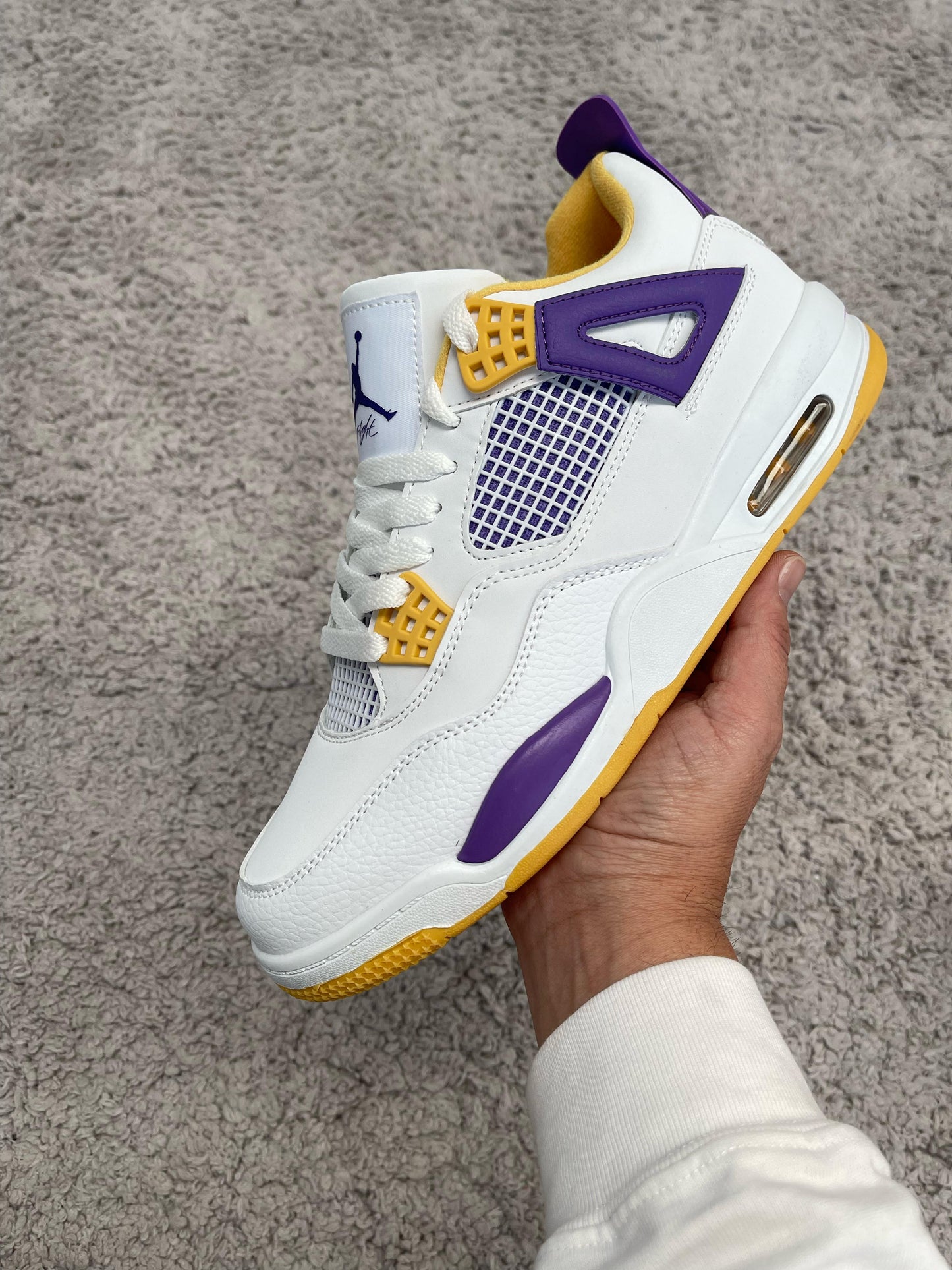 JORDAN 4 amarillo lila