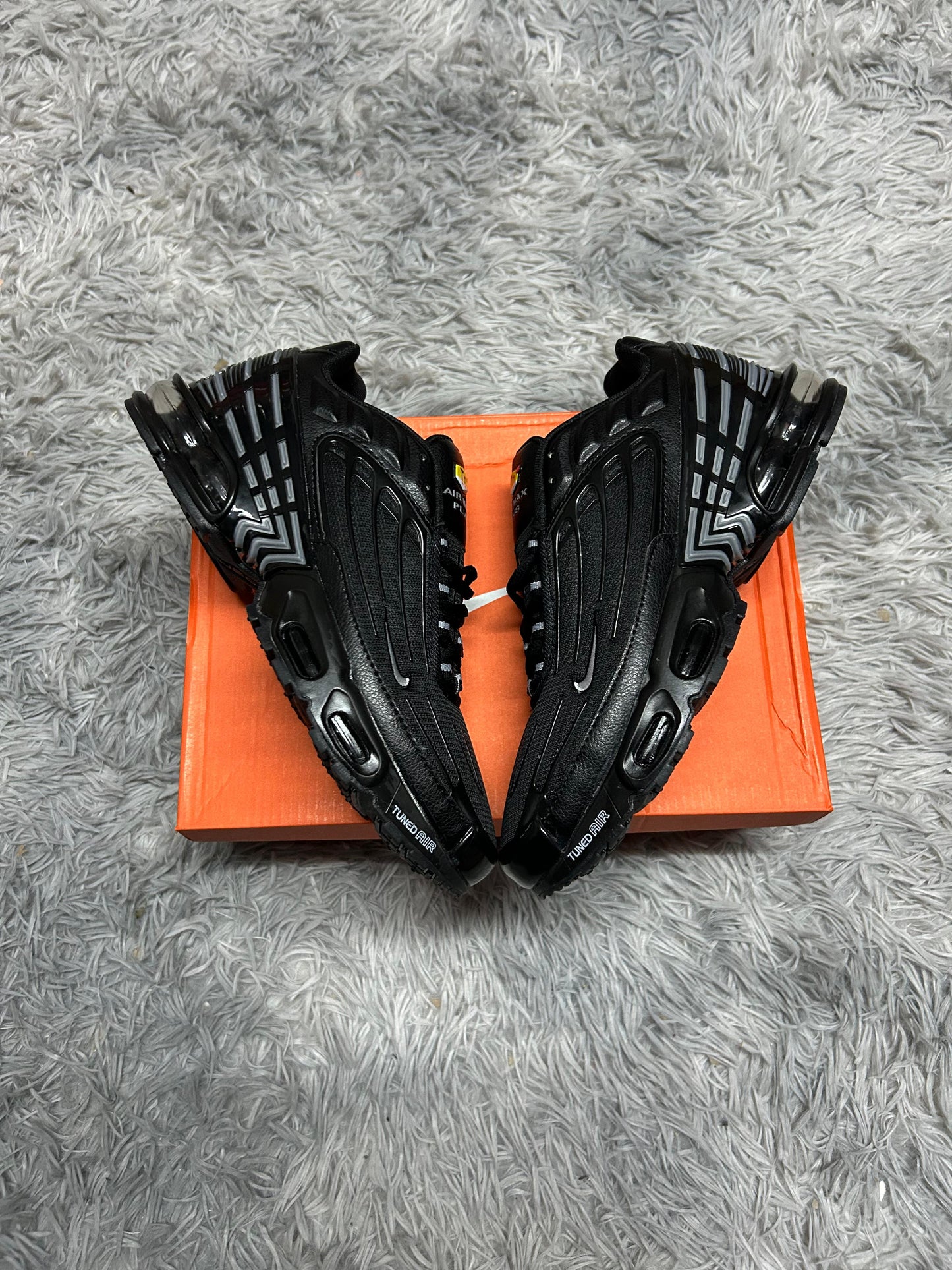 Tn Tunned negras logo plateado
