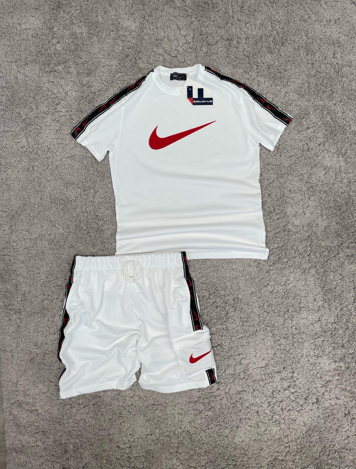 CONJUNTO Nike banco logo rojo