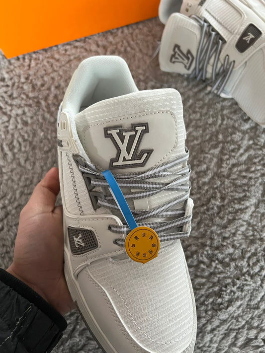 LV Trainer blancas detalles grises