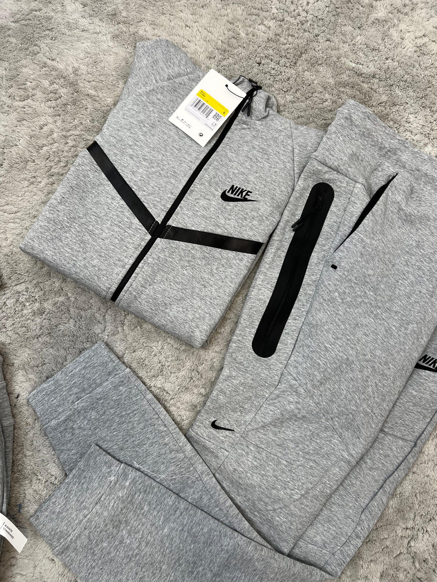 Chandal Nike tech gris logo negro