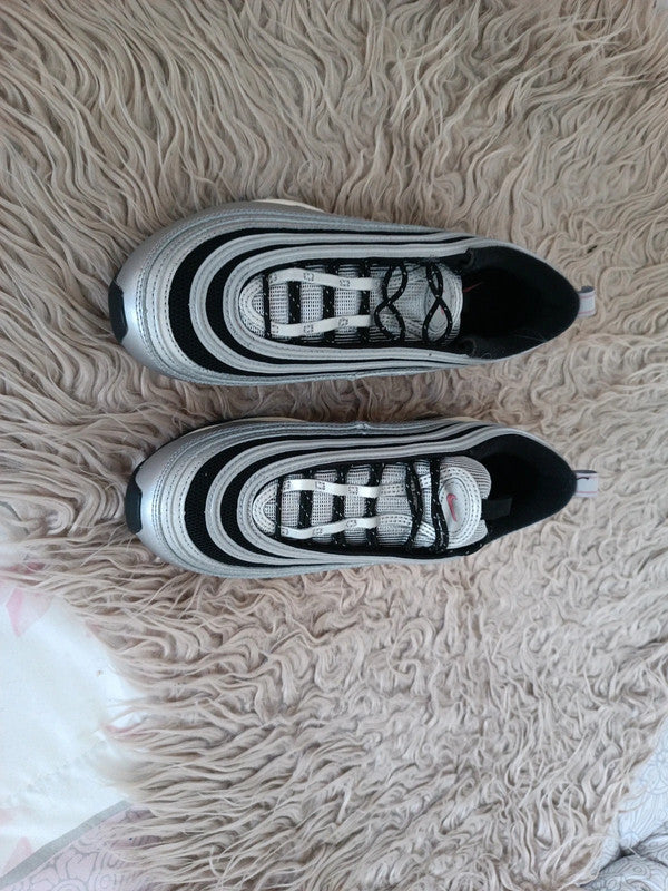 Air Max 95 plateadas