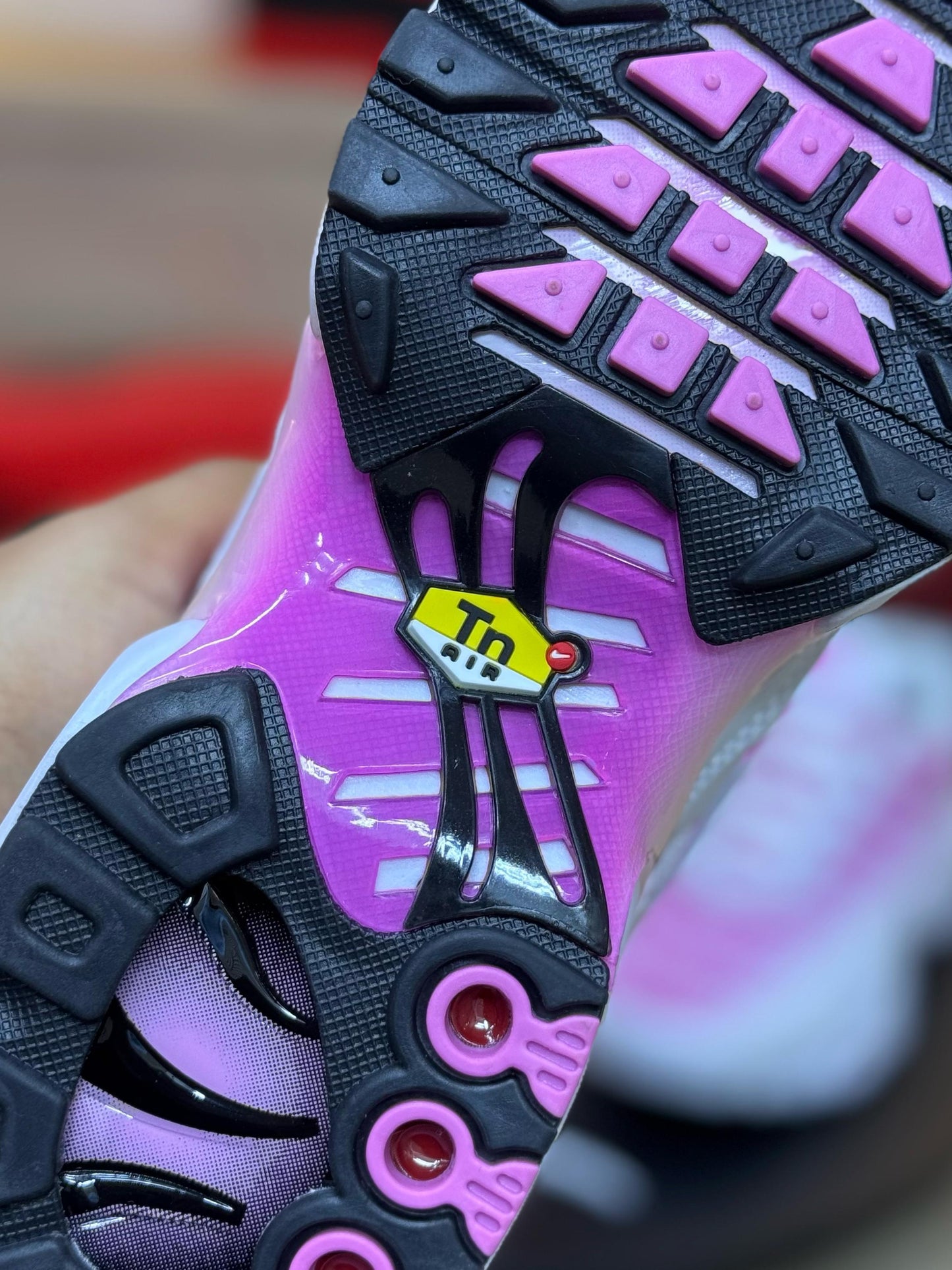 NIKE TN ROSAS BLANCAS