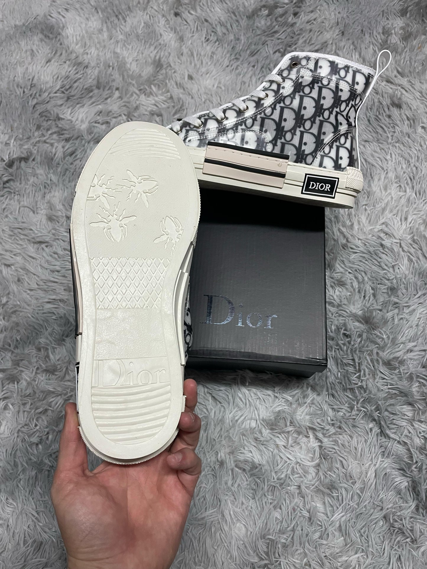 DIOR B23 blancas y negras