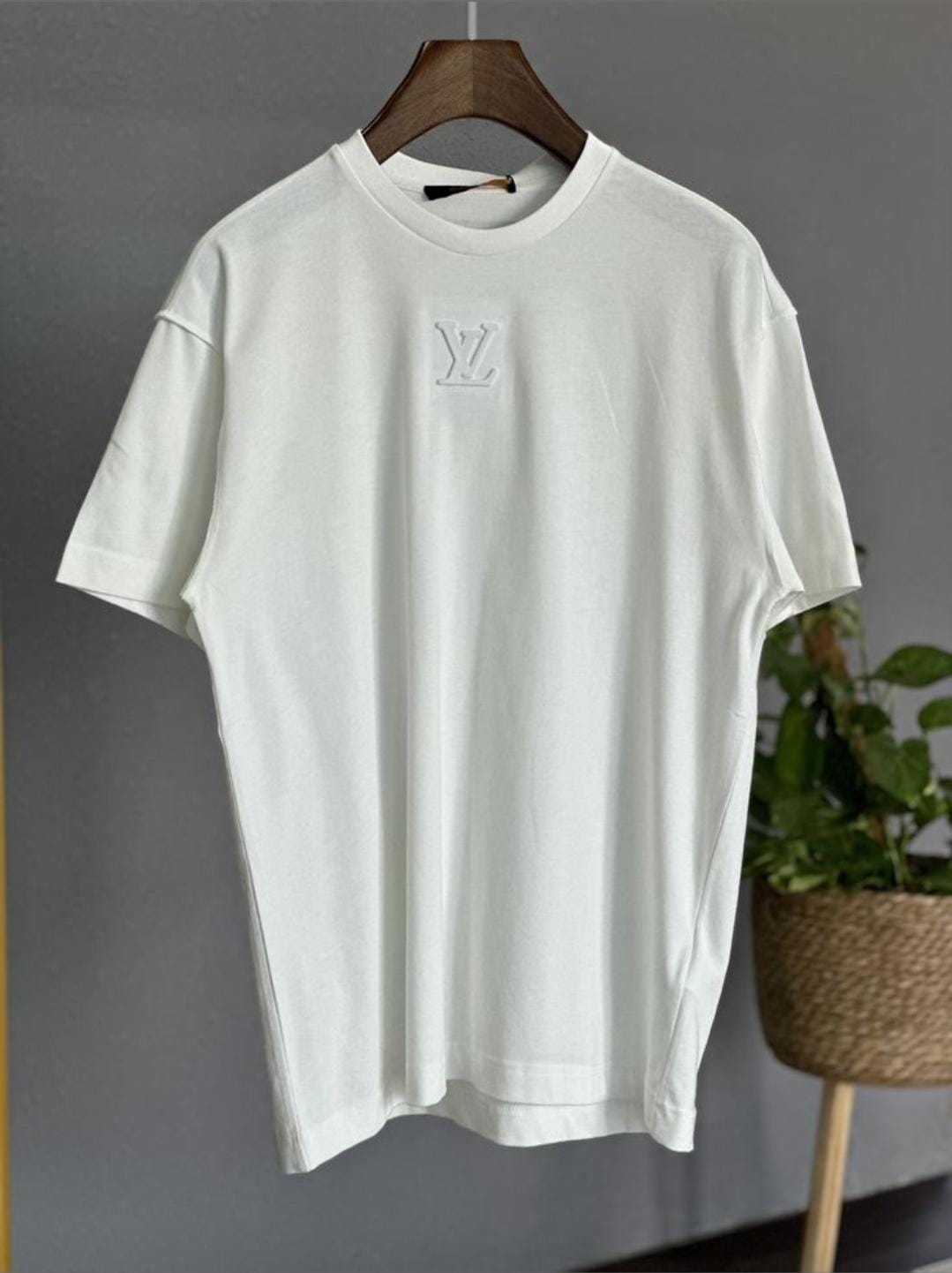 Camiseta LV blanco logo en pecho