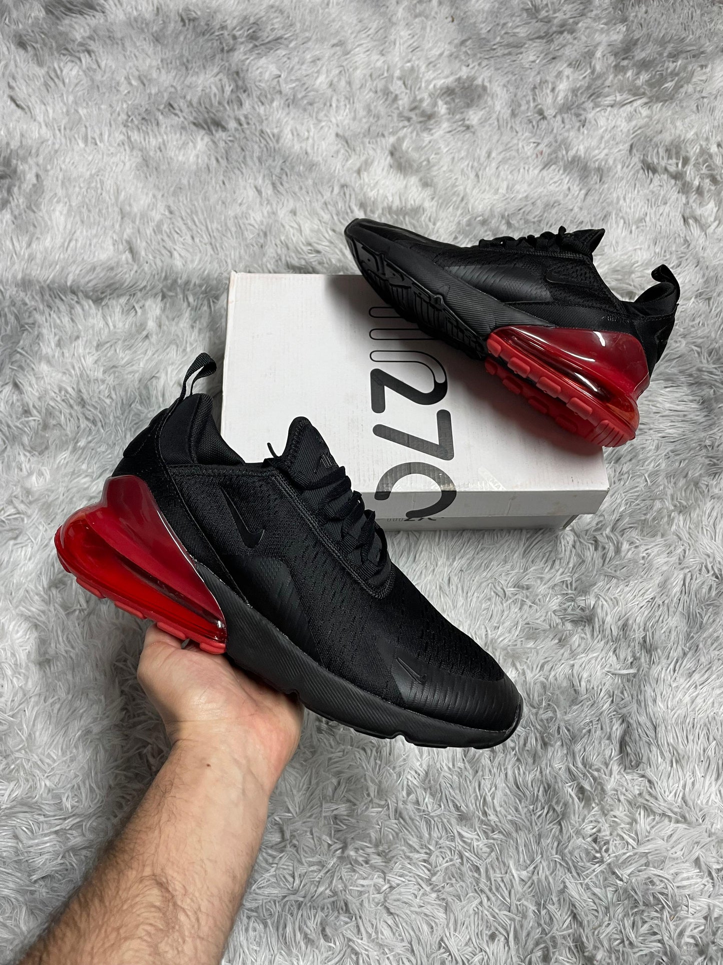 Air max 270 negra y rojas