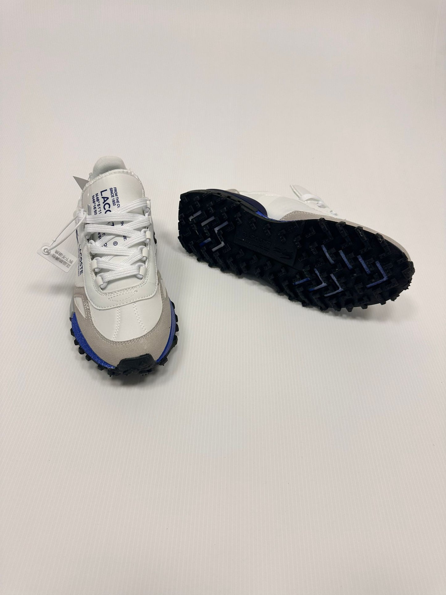 Zapatillas Lacoste blanco y gris logo azul