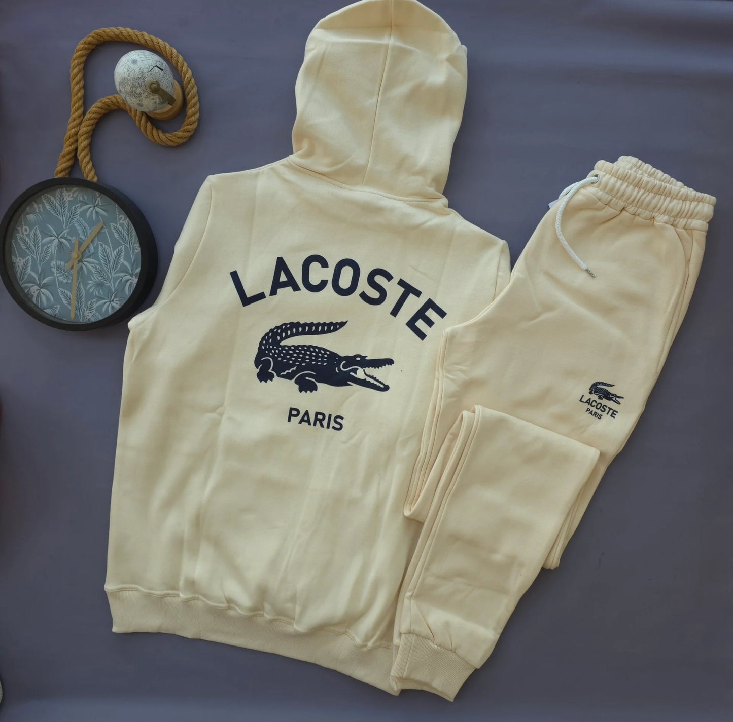 Chandal lacoste crema logo negro