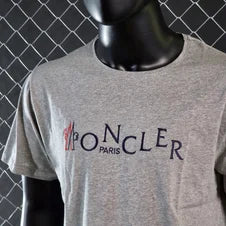 Camiseta Moncler gris logo azul