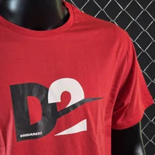 Camiseta DSQUARED2 rojo logo negro y blanco