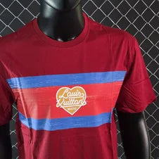Camiseta LV rojo detalles rojos y azules
