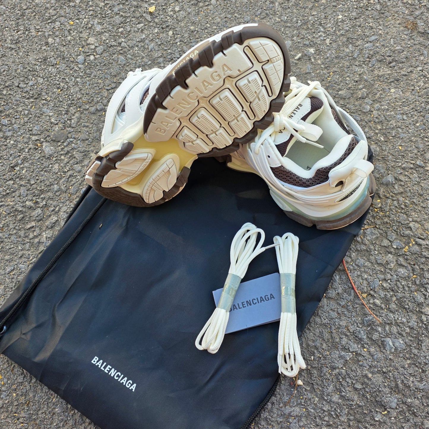 Balenciaga track blancas detalles marrones