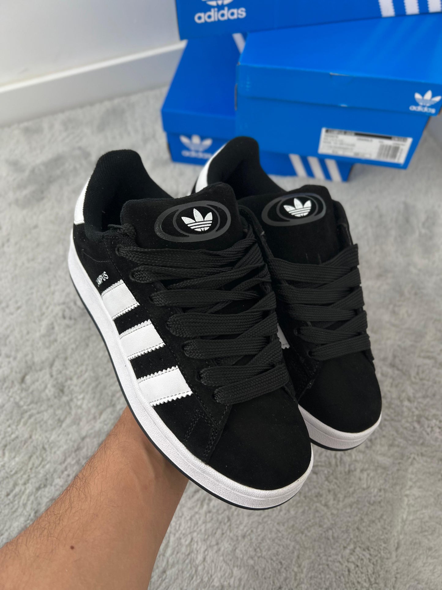 Adidas campus negro logo blanco