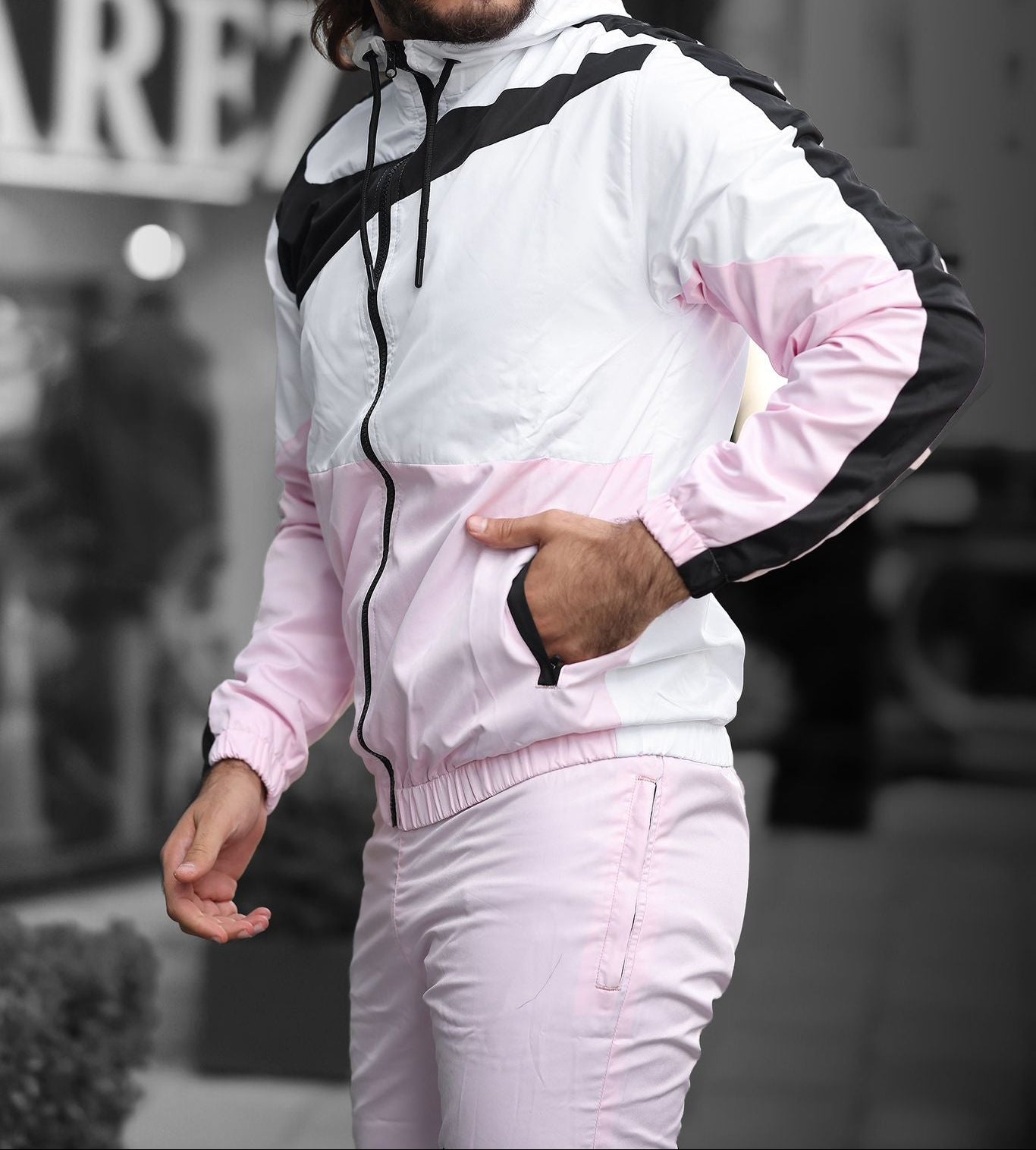 Cortavientos nike blanco rosa