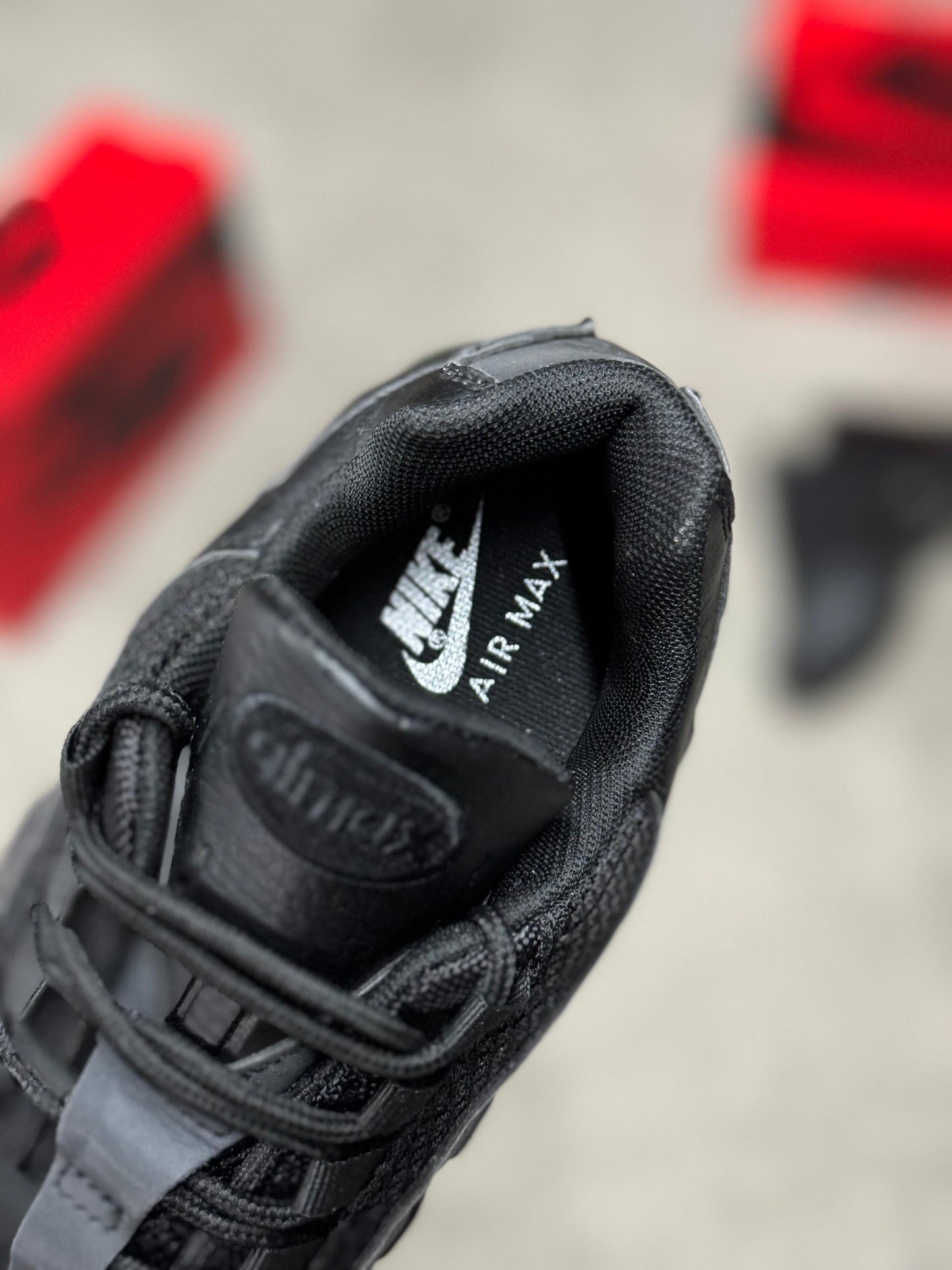 AIR MAX 95 NEGRAS