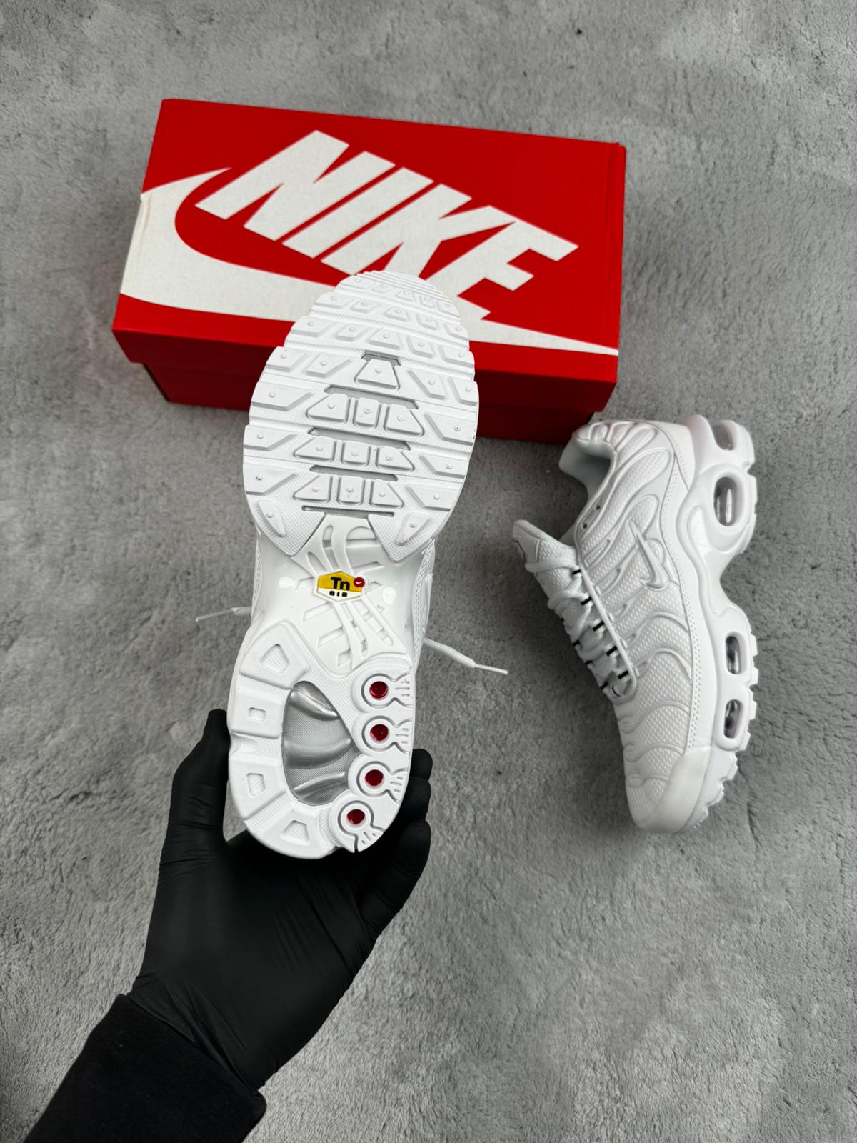 Nike tn blanca