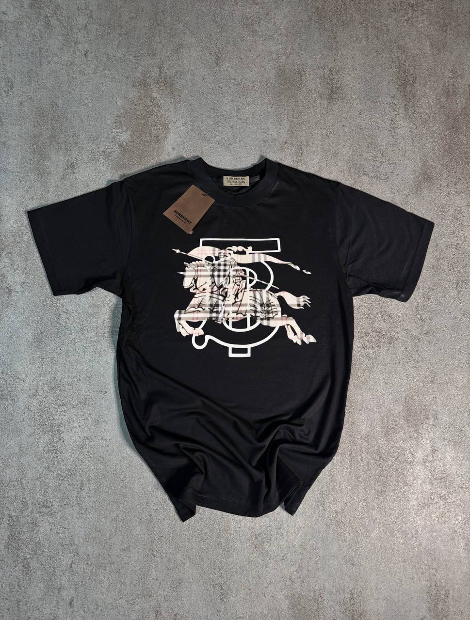 Camiseta Burberry negro logo grande caballo logo en medio blanco