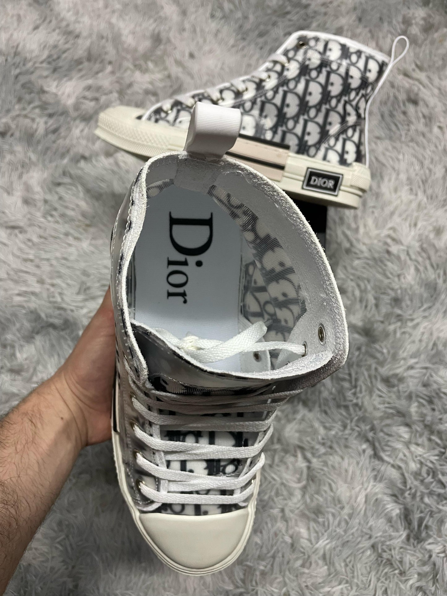 DIOR B23 blancas y negras