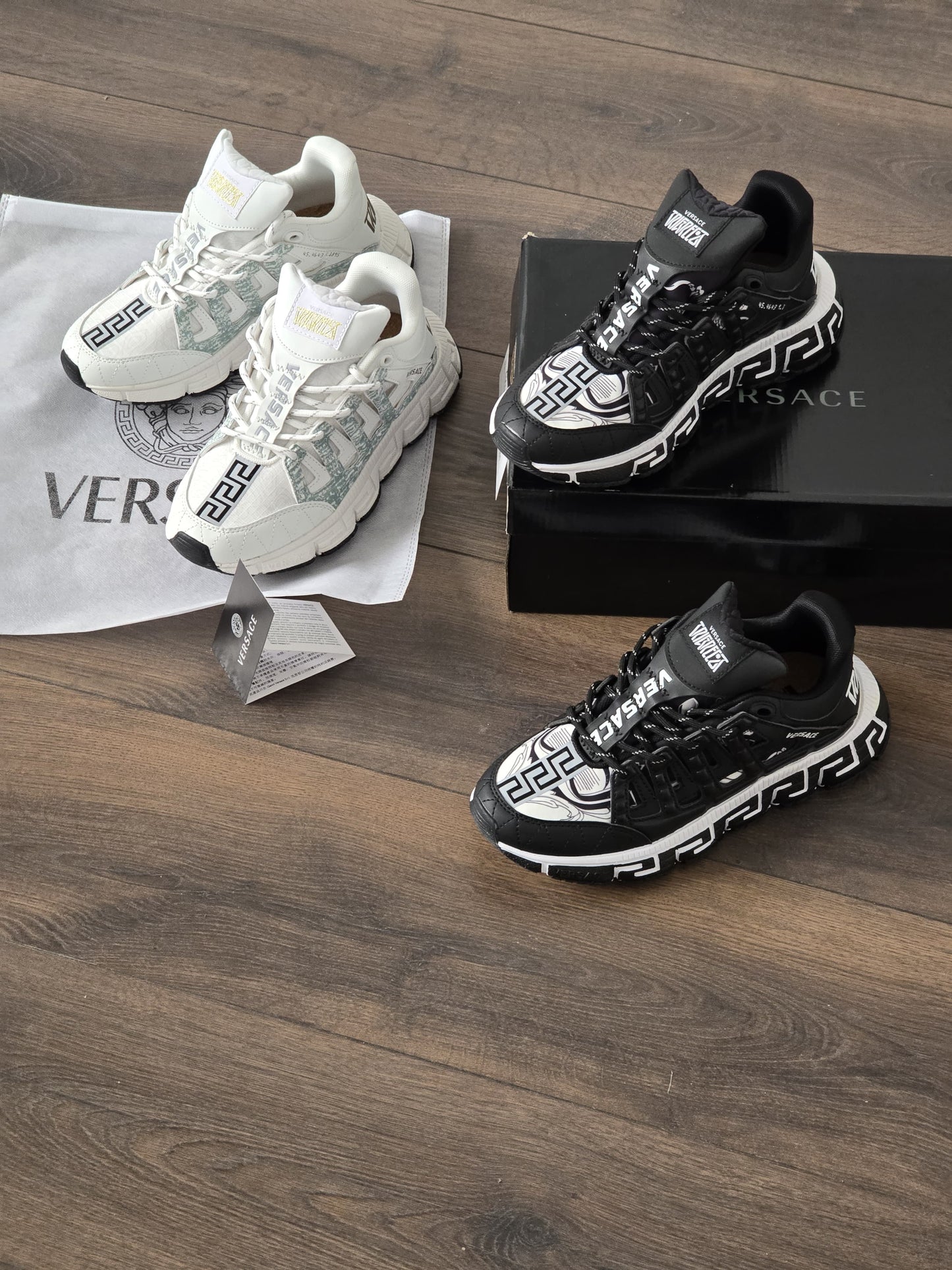 Zapas versace negra