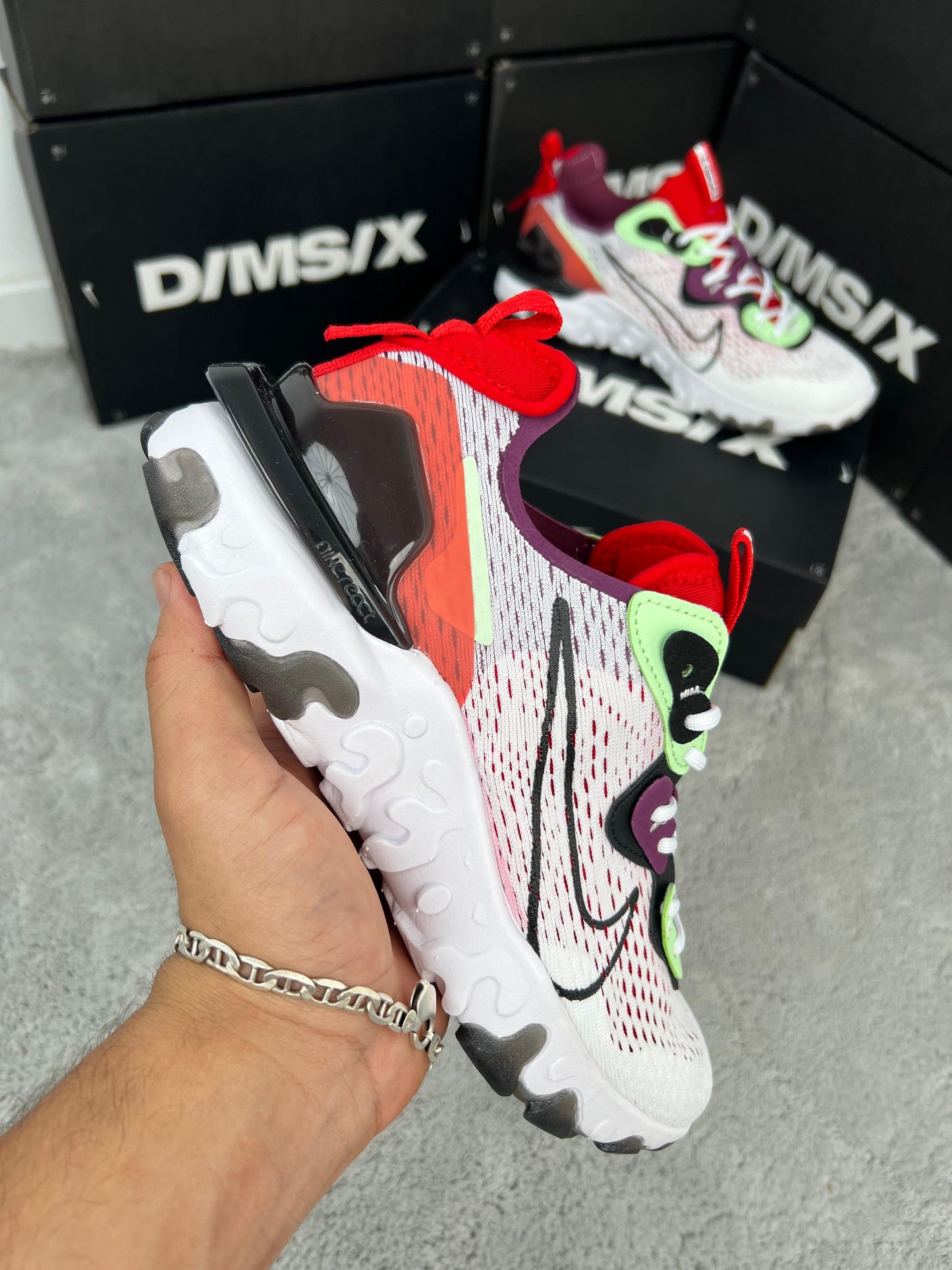 Nike react vision blancas detalles negros y verdes