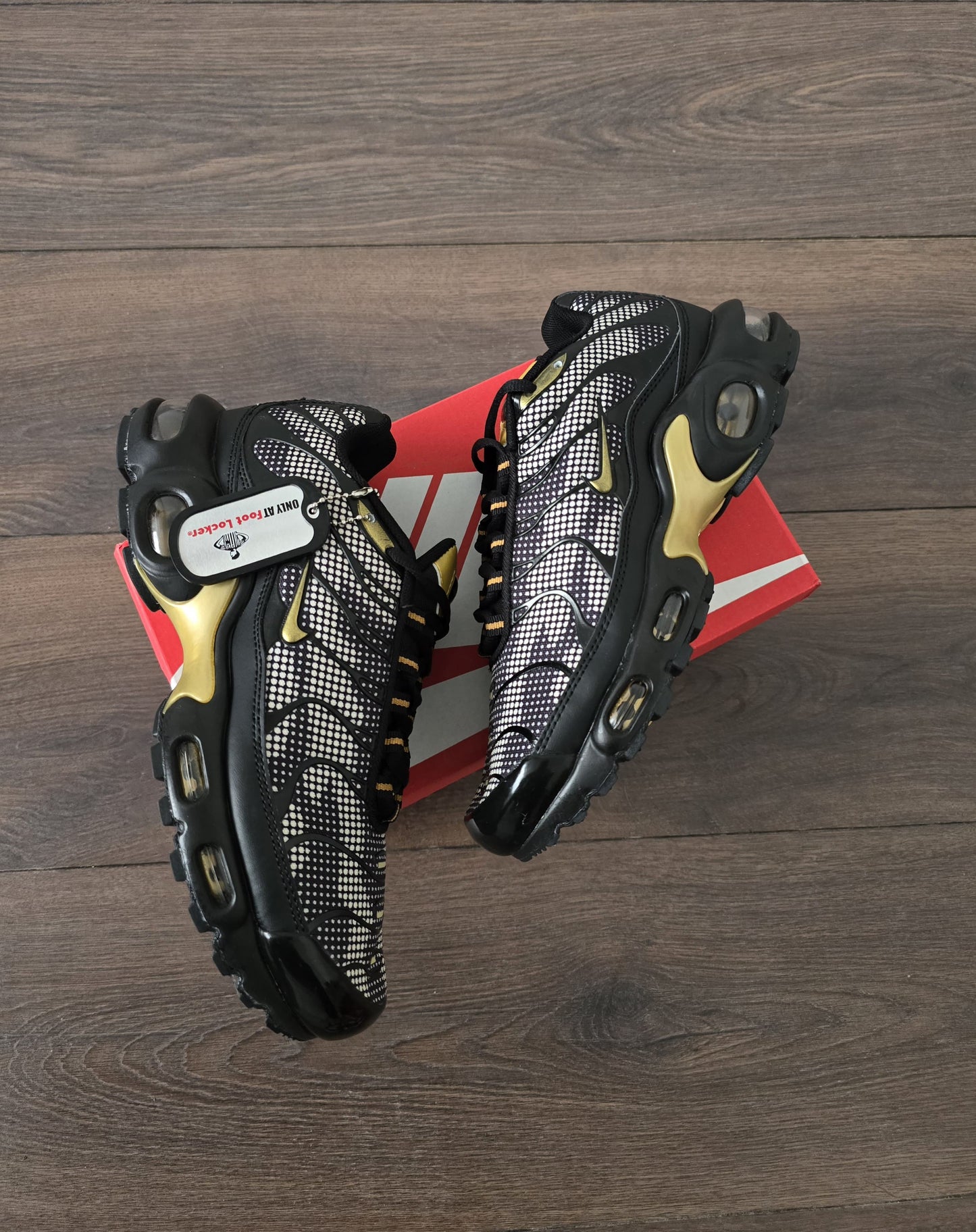 Tn snakeskin negra logo oro