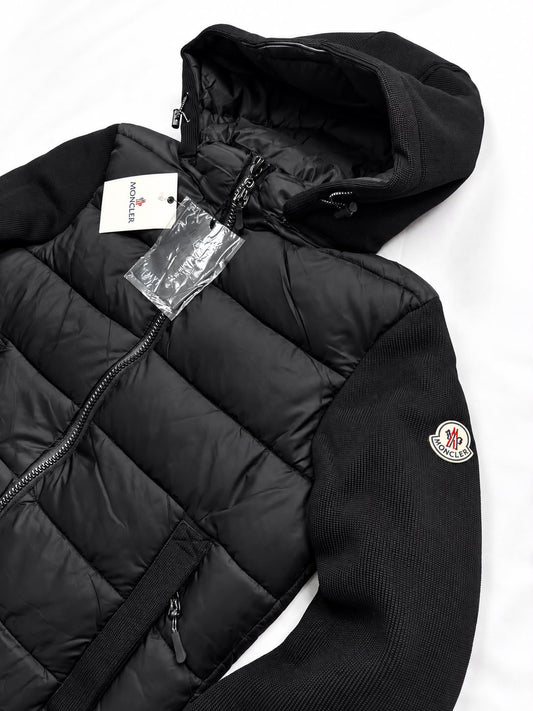Chaqueta moncler negra logo manga