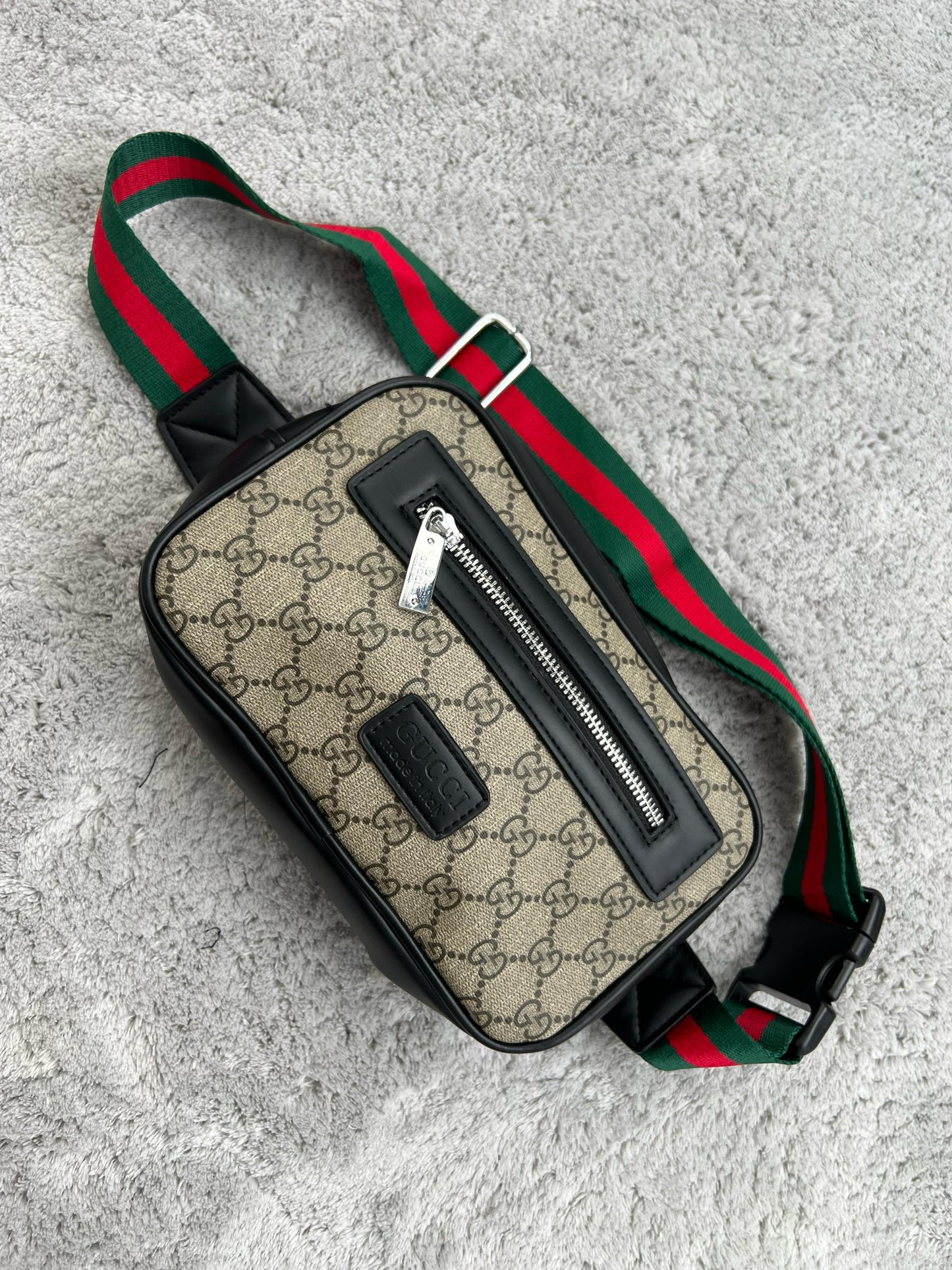 BANDOLERA GUCCI marron logo negro correa verde y roja