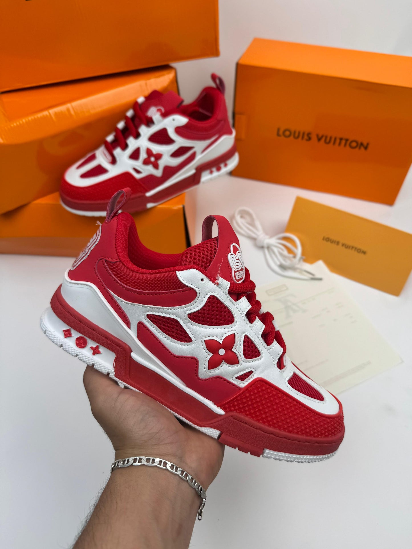 Louis vuitton SKATE 2025 blancas y rojas