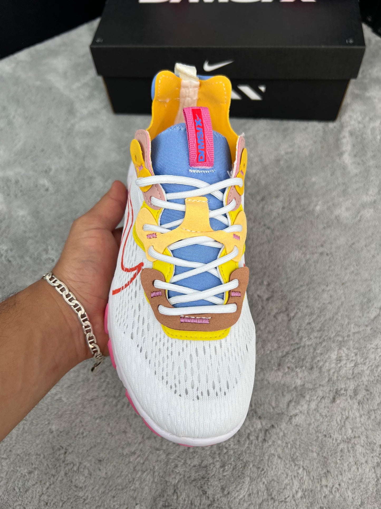 Nike react vision blancas detalles rosas
