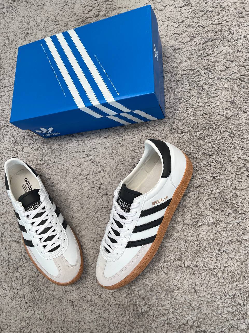 ADIDAS SPEZIAL BLANCA LINEAS NEGRAS