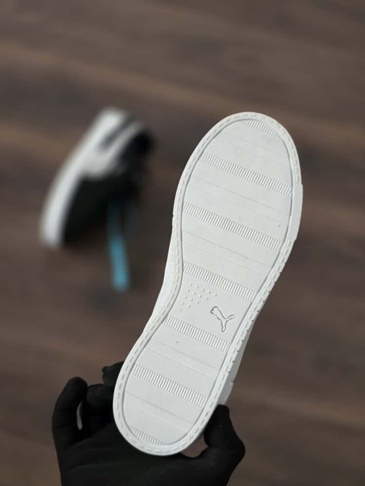 Zapatillas puma negra suela blanca