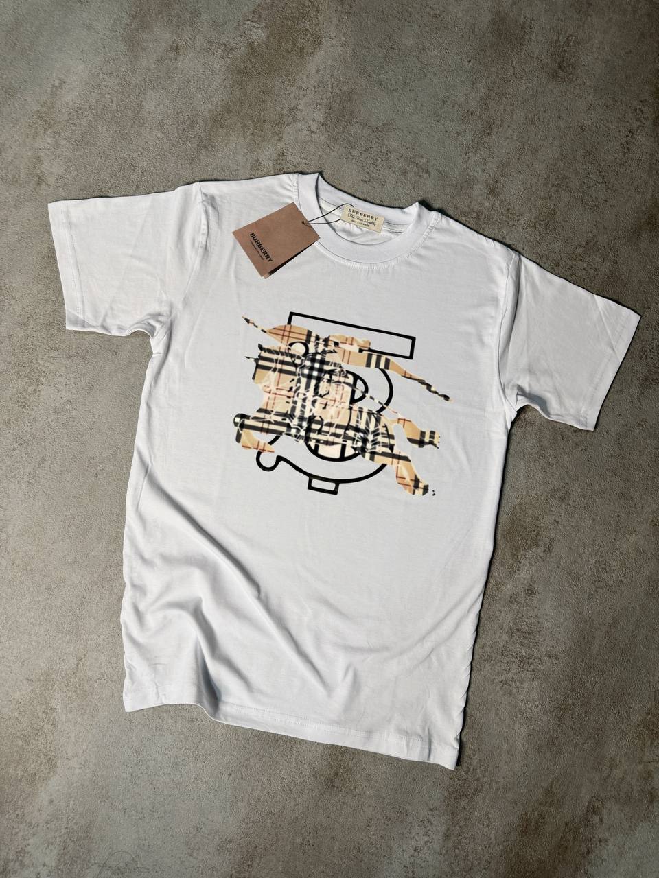 Camiseta Burberry blanco logo grande caballo logo en medio negro