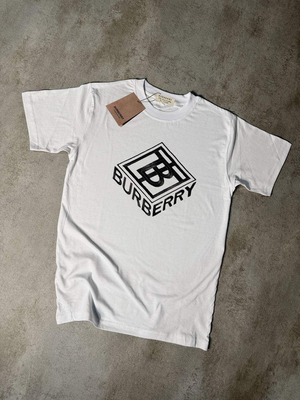 Camiseta Burberry blanco logo negro en medio