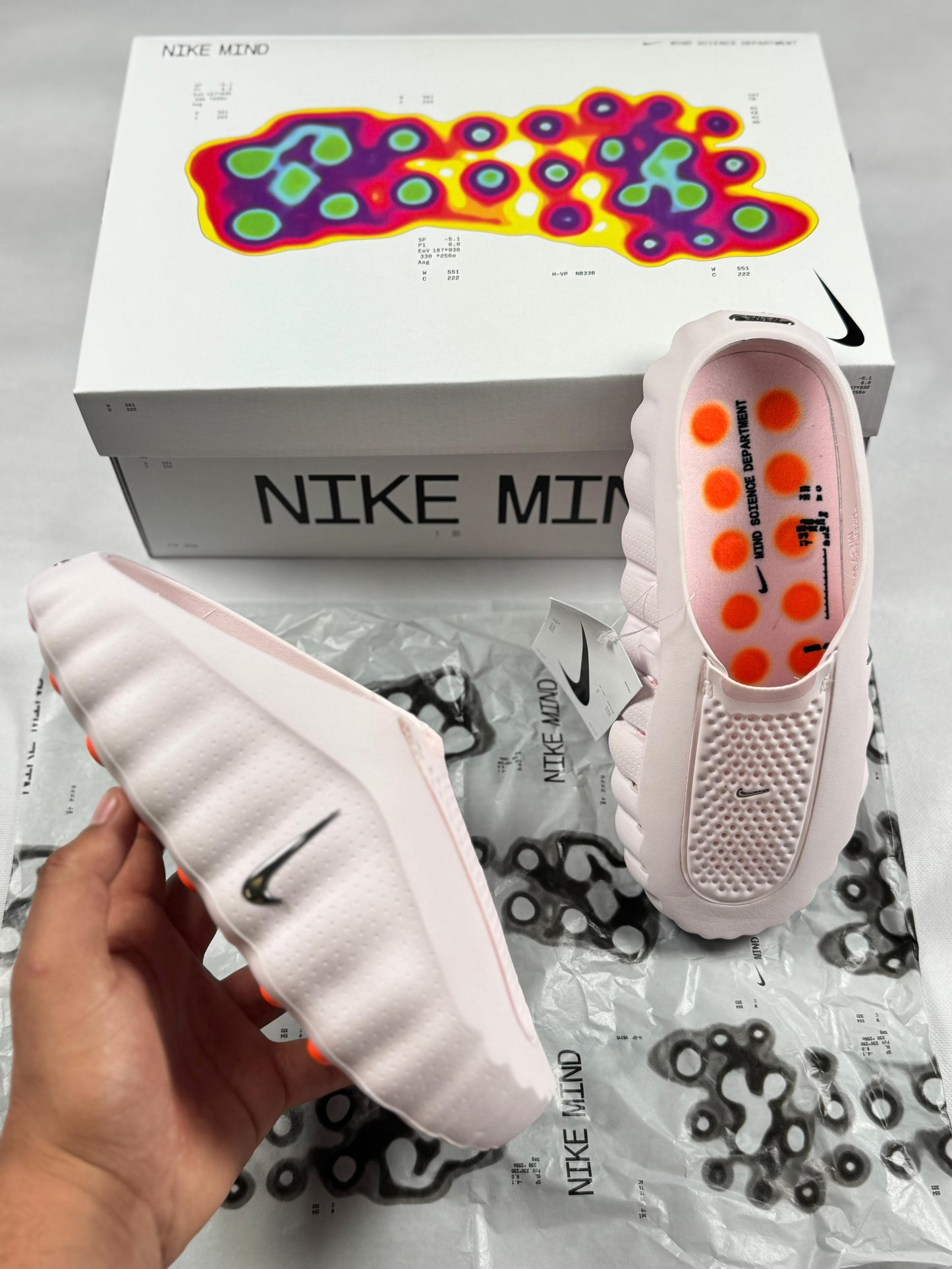 Nike Mind rosas logo plateado