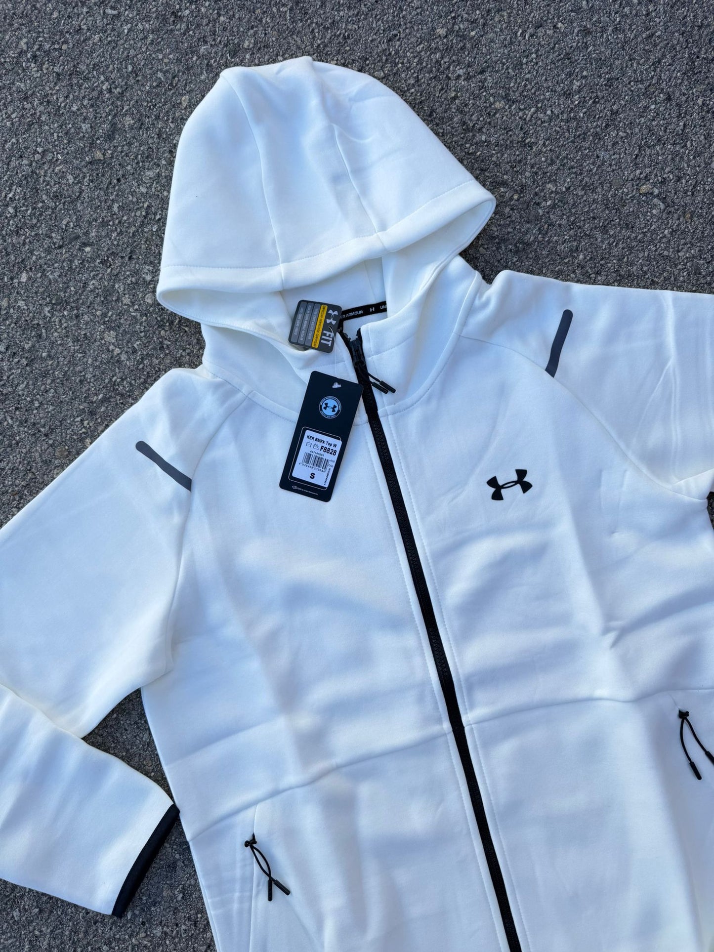 Chandal Under Armour blanco logo negro